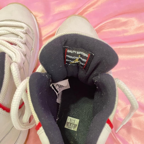 Jordan 11 platinum tint - Picture 4 of 6